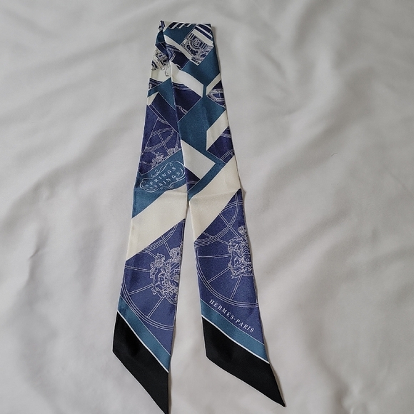 Hermès Springs Silk Twilly In Marine, Creme, And Petrole - Picture 1 of 4